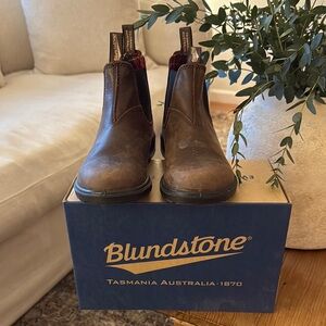 Kids / Boys Blundstone Rustic Brown Leather Boots Size 2 AU